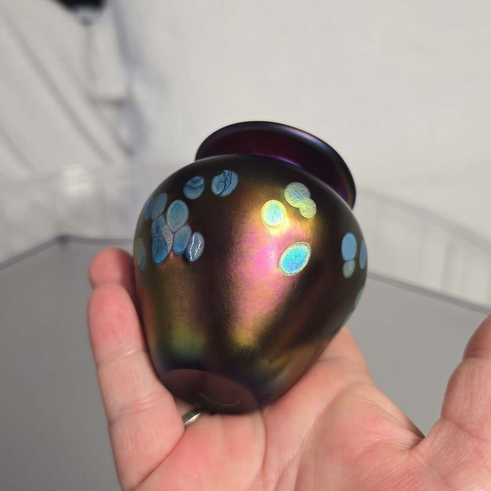 Stunning Iridescent Metallic Oil Spot Art Glass Vase Artist Signed Vintage 3" - Picture 12 of 16